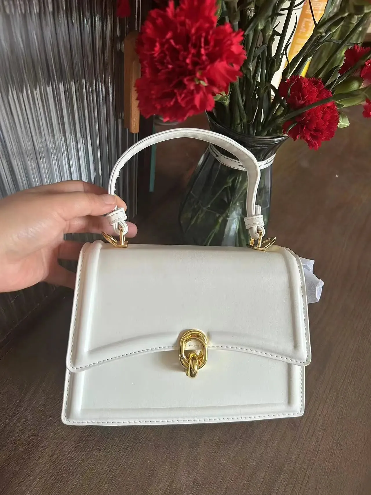 Korean Crossbody Bag 2023 New Women's Solid Color Exquisite Lock Buckle Advanced Shoulder Bag Luxury Versatile Ladies Handbag