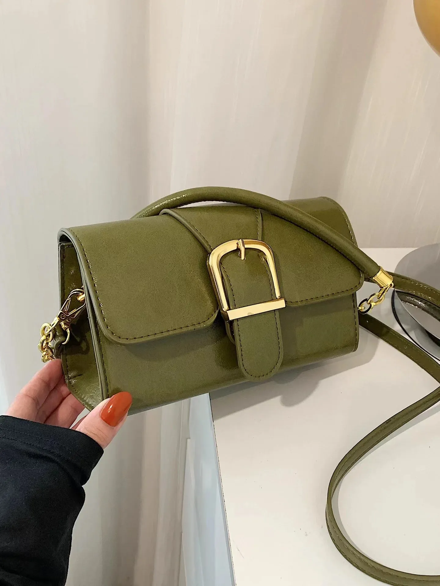Military Green Crossbody Bag 2023 New Women's Vintage Exquisite Lock Design One Shoulder Bag Elegant Versatile Commuter Handbag