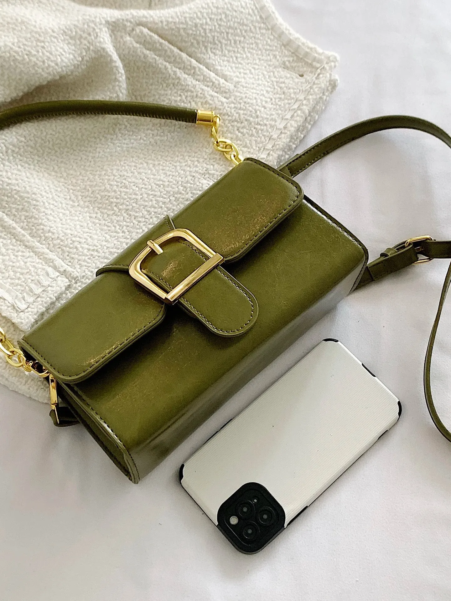 Military Green Crossbody Bag 2023 New Women's Vintage Exquisite Lock Design One Shoulder Bag Elegant Versatile Commuter Handbag