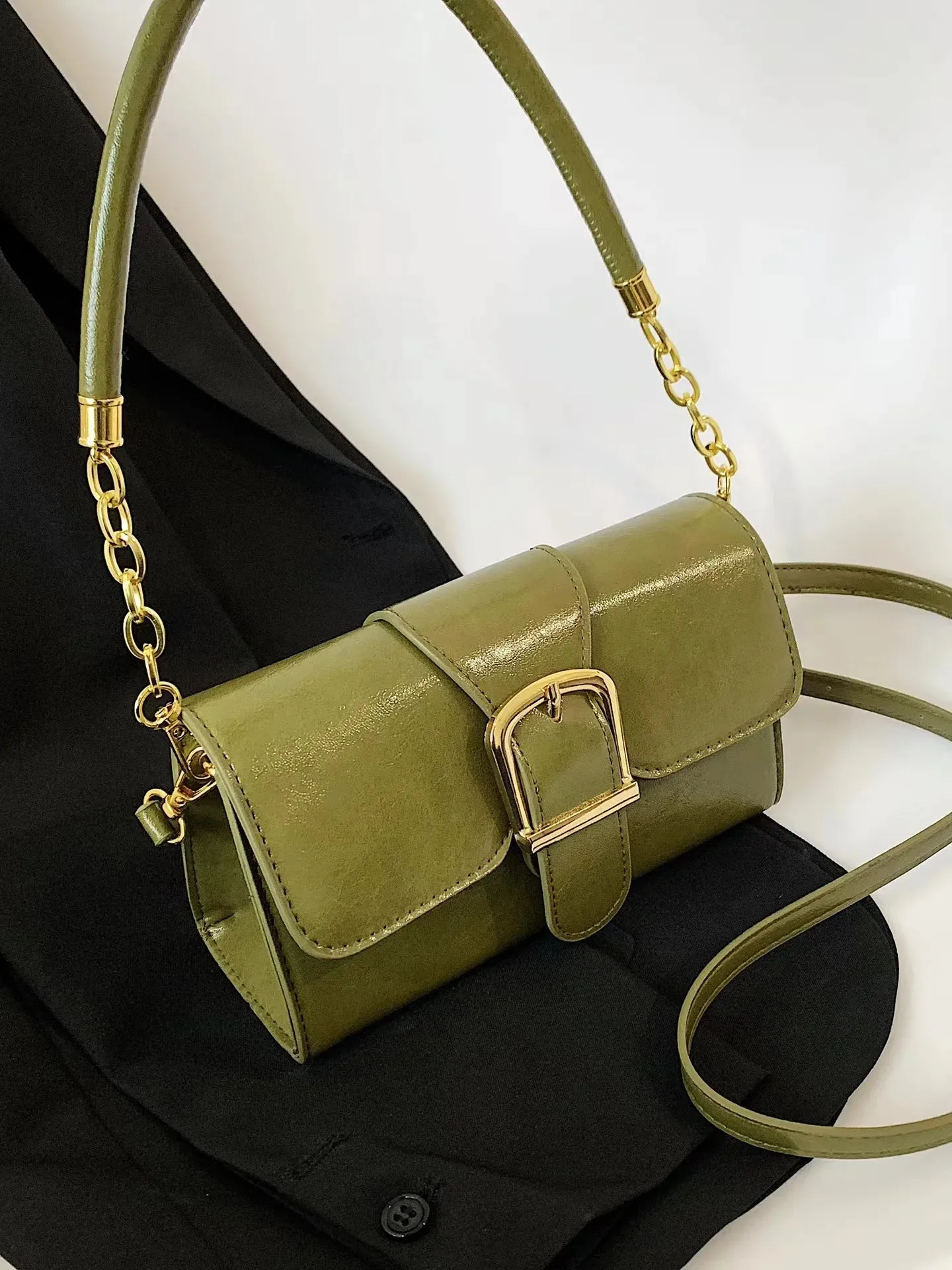Military Green Crossbody Bag 2023 New Women's Vintage Exquisite Lock Design One Shoulder Bag Elegant Versatile Commuter Handbag